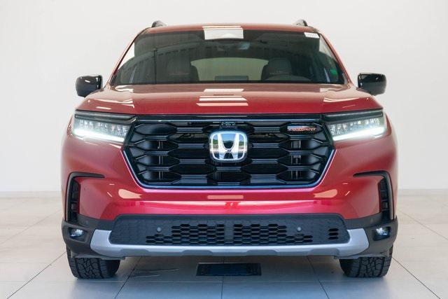 new 2025 Honda Pilot car, priced at $50,950