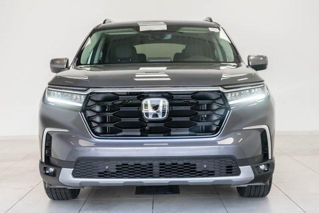 new 2025 Honda Pilot car, priced at $49,885