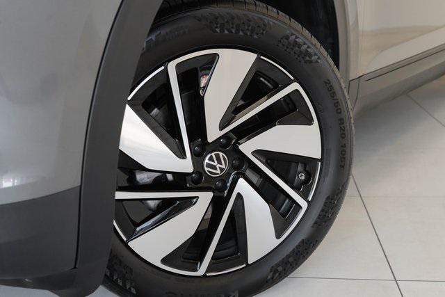 used 2025 Volkswagen Atlas car, priced at $34,895