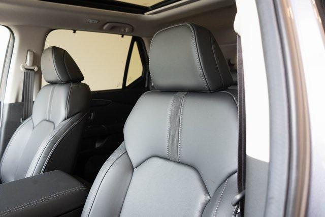 new 2025 Honda Pilot car, priced at $50,850
