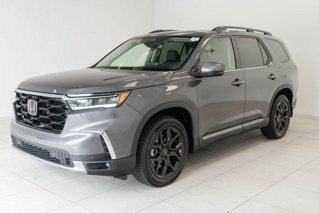 new 2025 Honda Pilot car, priced at $50,850