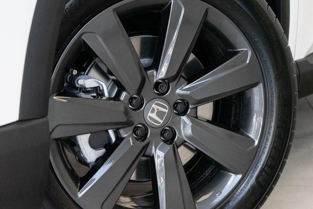 new 2025 Honda Pilot car, priced at $44,205
