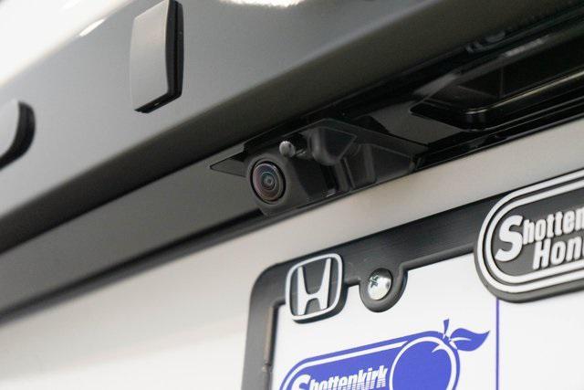 new 2025 Honda Pilot car, priced at $44,205