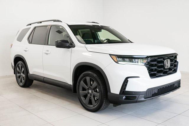 new 2025 Honda Pilot car, priced at $44,205