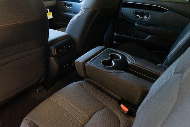 new 2025 Honda Pilot car, priced at $44,205