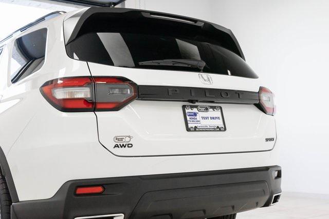 new 2025 Honda Pilot car, priced at $44,205
