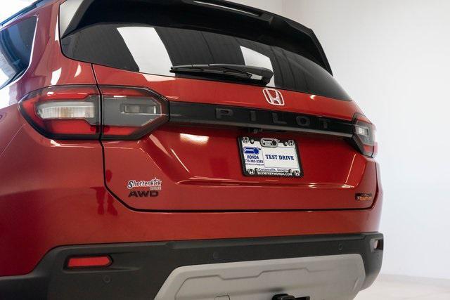 new 2025 Honda Pilot car, priced at $51,305