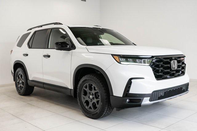 new 2025 Honda Pilot car, priced at $51,305