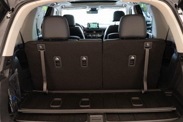 new 2025 Honda Pilot car, priced at $48,950