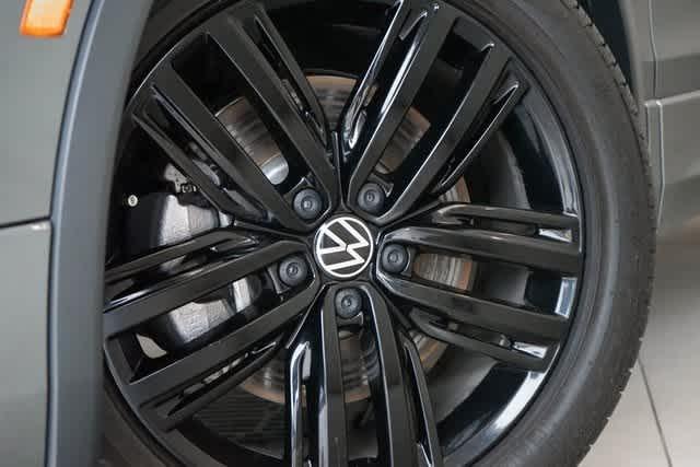 used 2022 Volkswagen Tiguan car, priced at $28,999