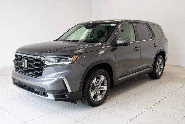new 2025 Honda Pilot car, priced at $47,095