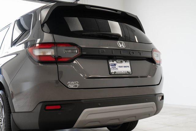 new 2025 Honda Pilot car, priced at $47,095