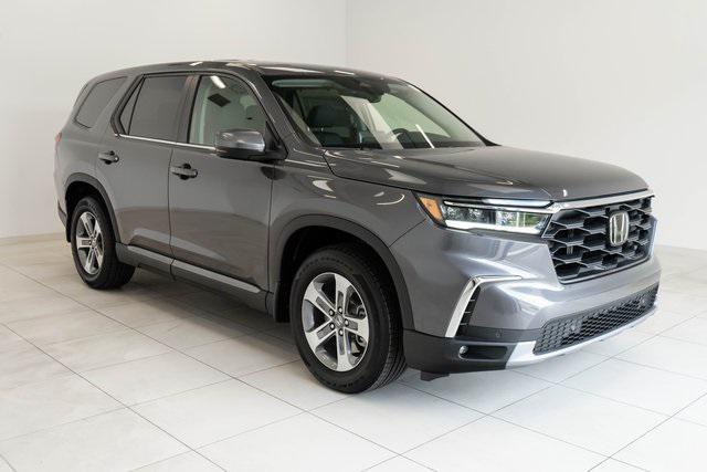 new 2025 Honda Pilot car, priced at $47,095