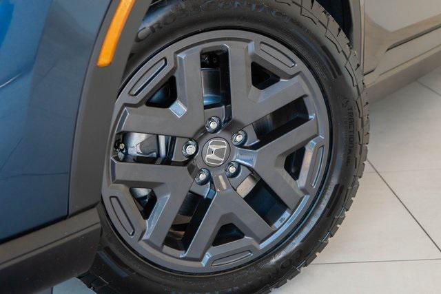 new 2026 Honda CR-V Hybrid car, priced at $40,250