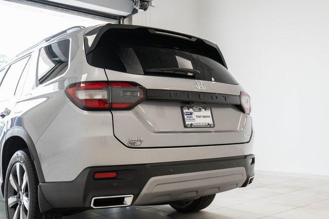 new 2025 Honda Pilot car, priced at $51,095