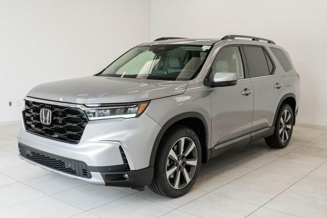 new 2025 Honda Pilot car, priced at $51,095