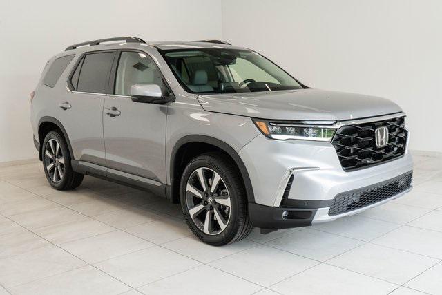 new 2025 Honda Pilot car, priced at $51,095