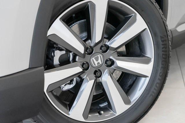 new 2025 Honda Pilot car, priced at $48,895