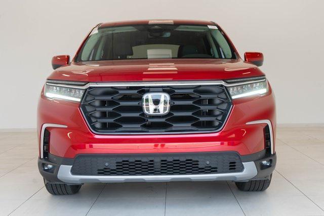 new 2025 Honda Pilot car, priced at $45,405