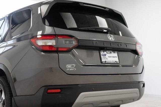 new 2025 Honda Pilot car, priced at $47,725