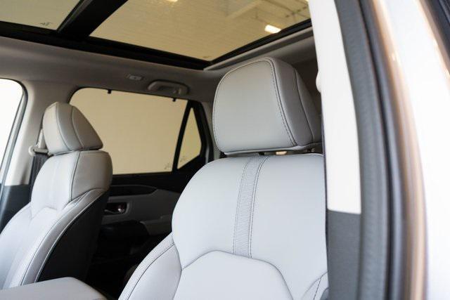 used 2025 Honda Pilot car, priced at $50,999