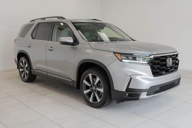 used 2025 Honda Pilot car, priced at $50,999