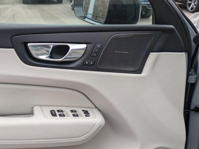 new 2025 Volvo XC60 car, priced at $60,660