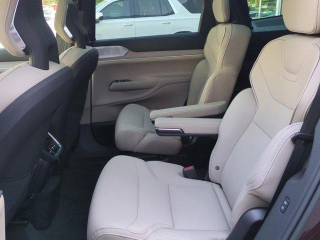 new 2025 Volvo EX90 car, priced at $98,790