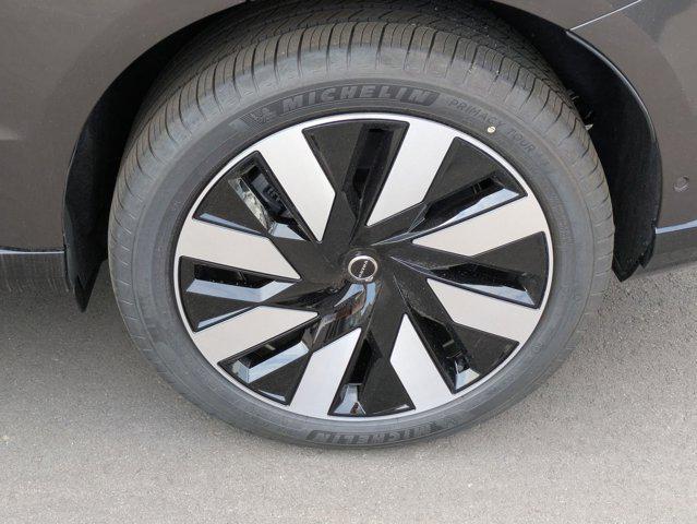 new 2025 Volvo EX90 car, priced at $91,655