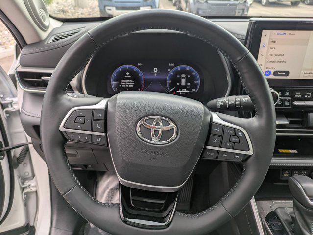 used 2023 Toyota Highlander car, priced at $42,163