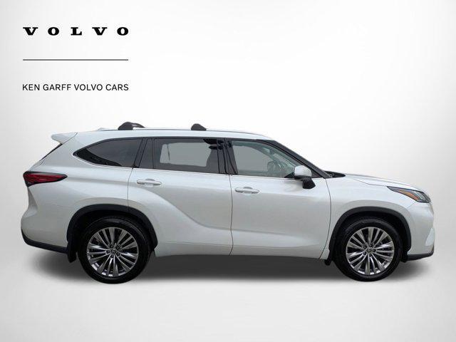 used 2023 Toyota Highlander car, priced at $42,163