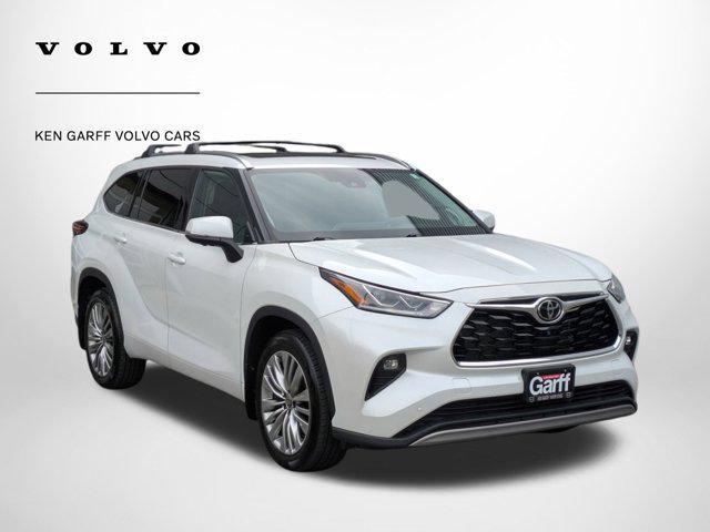 used 2023 Toyota Highlander car, priced at $42,163