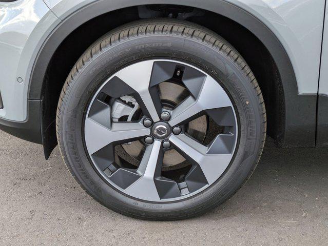 new 2025 Volvo XC40 car, priced at $48,315