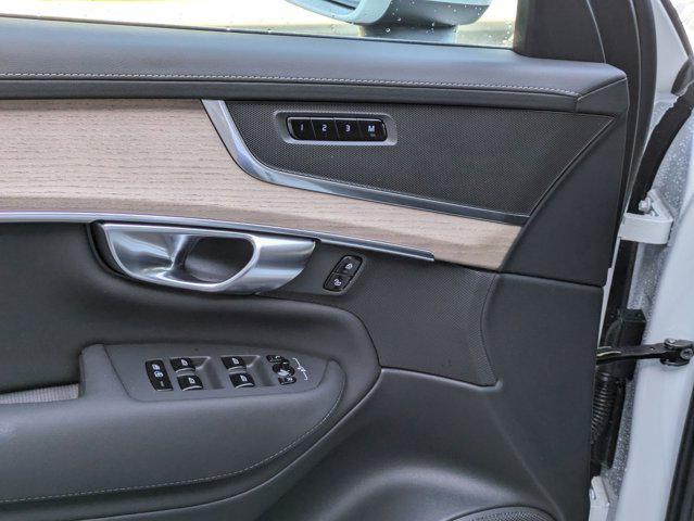 new 2025 Volvo XC90 car, priced at $65,395