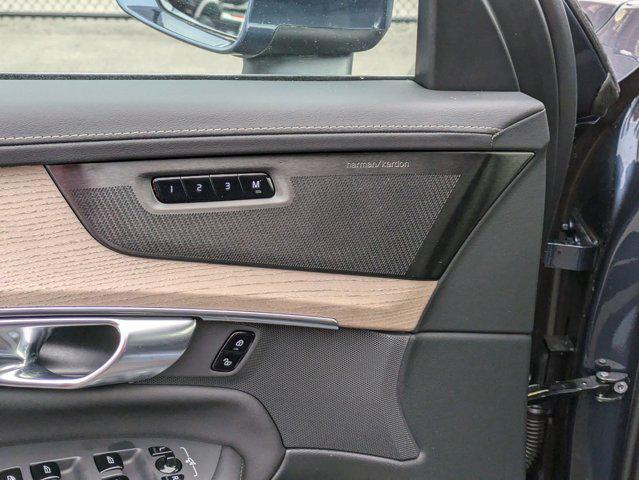 new 2025 Volvo XC90 car, priced at $69,045
