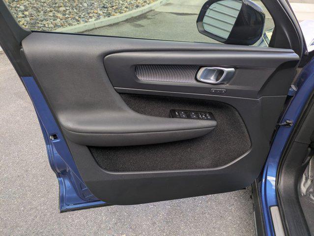 used 2021 Volvo XC40 car, priced at $25,889