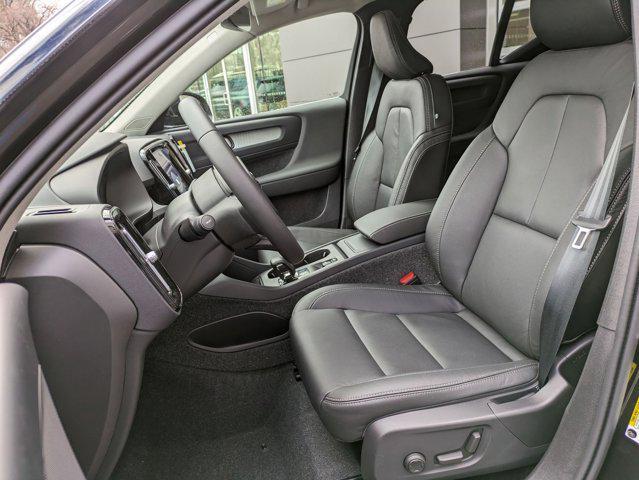 new 2025 Volvo XC40 car, priced at $46,035