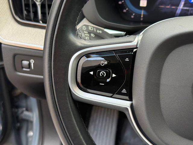 used 2022 Volvo XC60 car, priced at $38,167