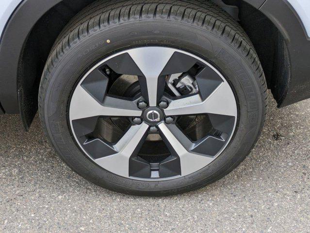 new 2025 Volvo XC40 car, priced at $47,915