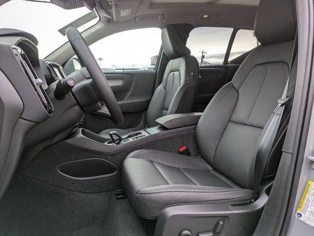 new 2025 Volvo XC40 car, priced at $45,535