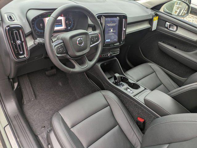 new 2025 Volvo XC40 car, priced at $42,895