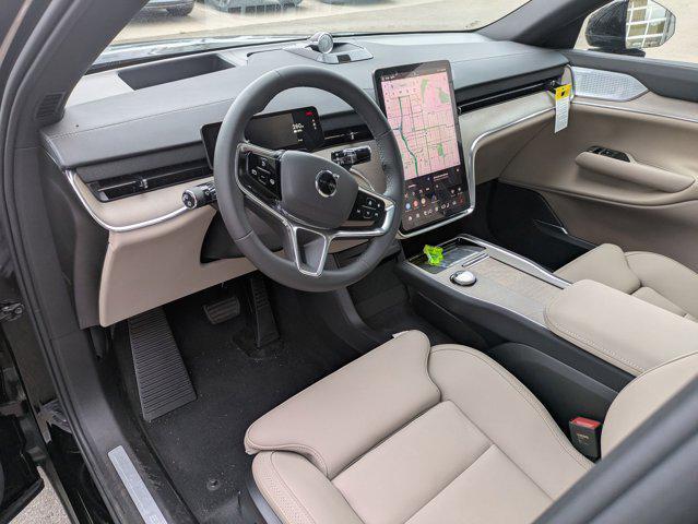 new 2025 Volvo EX90 car, priced at $94,270