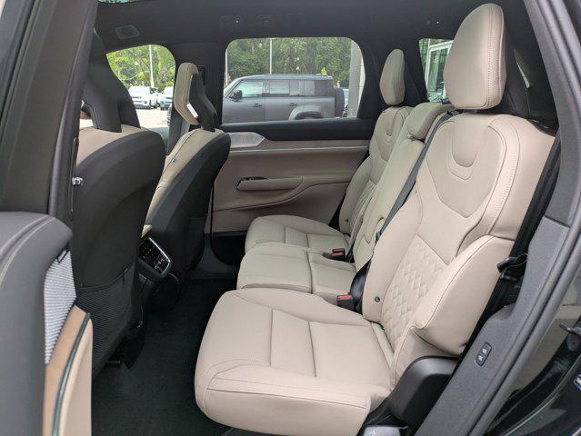 new 2025 Volvo EX90 car, priced at $94,270