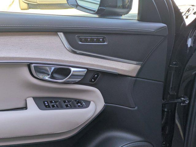 new 2025 Volvo XC90 Plug-In Hybrid car, priced at $75,095