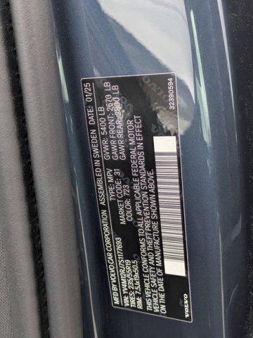 new 2025 Volvo XC60 car, priced at $51,920
