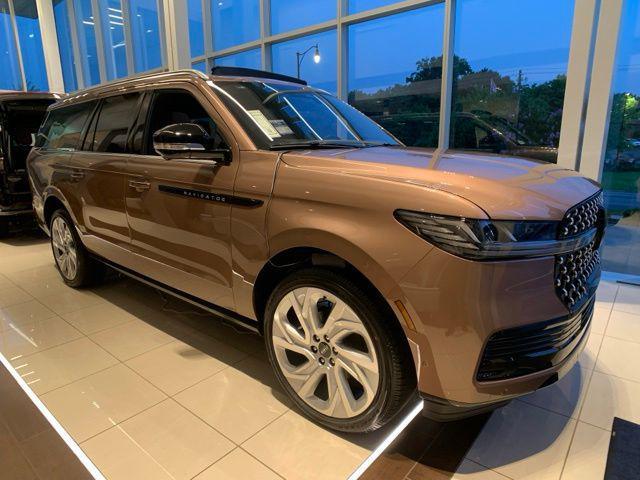 new 2025 Lincoln Navigator car, priced at $126,480