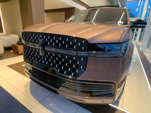 new 2025 Lincoln Navigator car, priced at $126,480