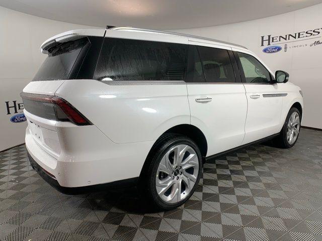 new 2025 Lincoln Navigator car, priced at $106,305