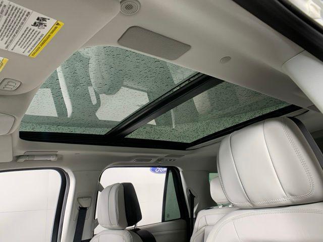 new 2025 Lincoln Navigator car, priced at $106,305