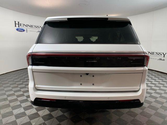 new 2025 Lincoln Navigator car, priced at $109,430